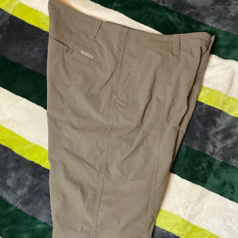 Royal Robbins Women’s Brown Flat Front Shorts - Picture 13 of 13